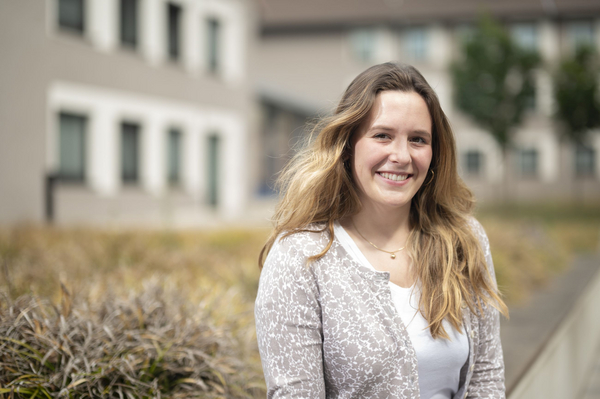 Bild: Preisträgerin Studentenwerkspreis 2023, Franziska Wunder, Fotograf: Nico Herzog für das Studentenwerk Hannover